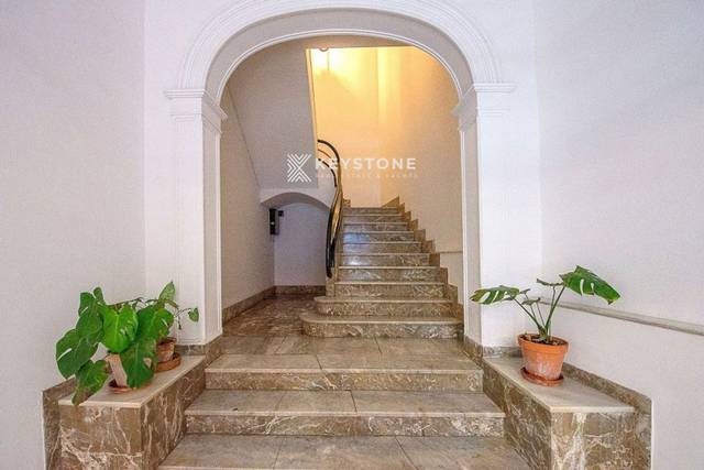 Edificio en Venta en CALLE DE CECILI METEL, en Plaça dels Patins