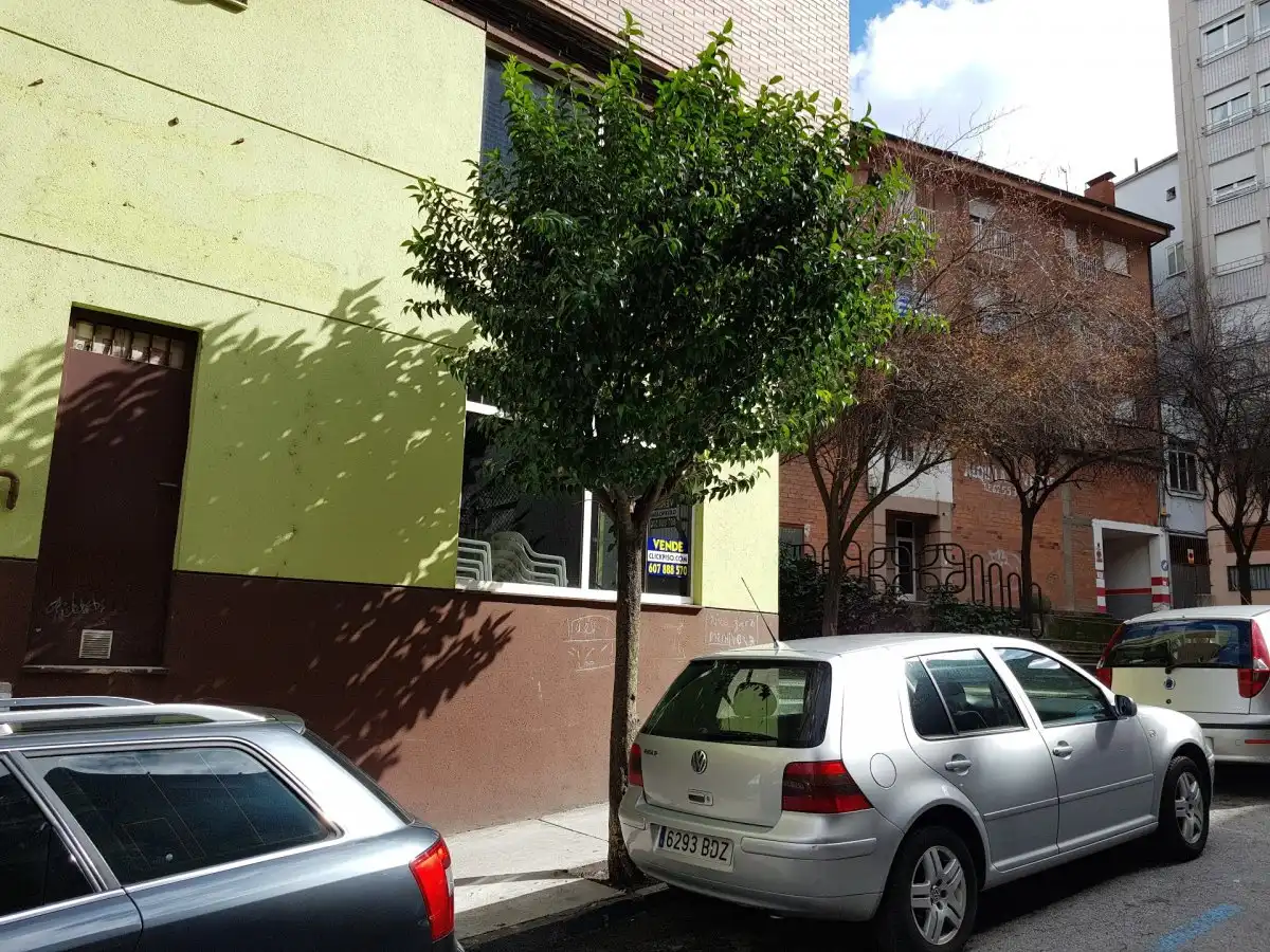 Vista exterior de Local en venta en Ponferrada con Aire acondicionado
