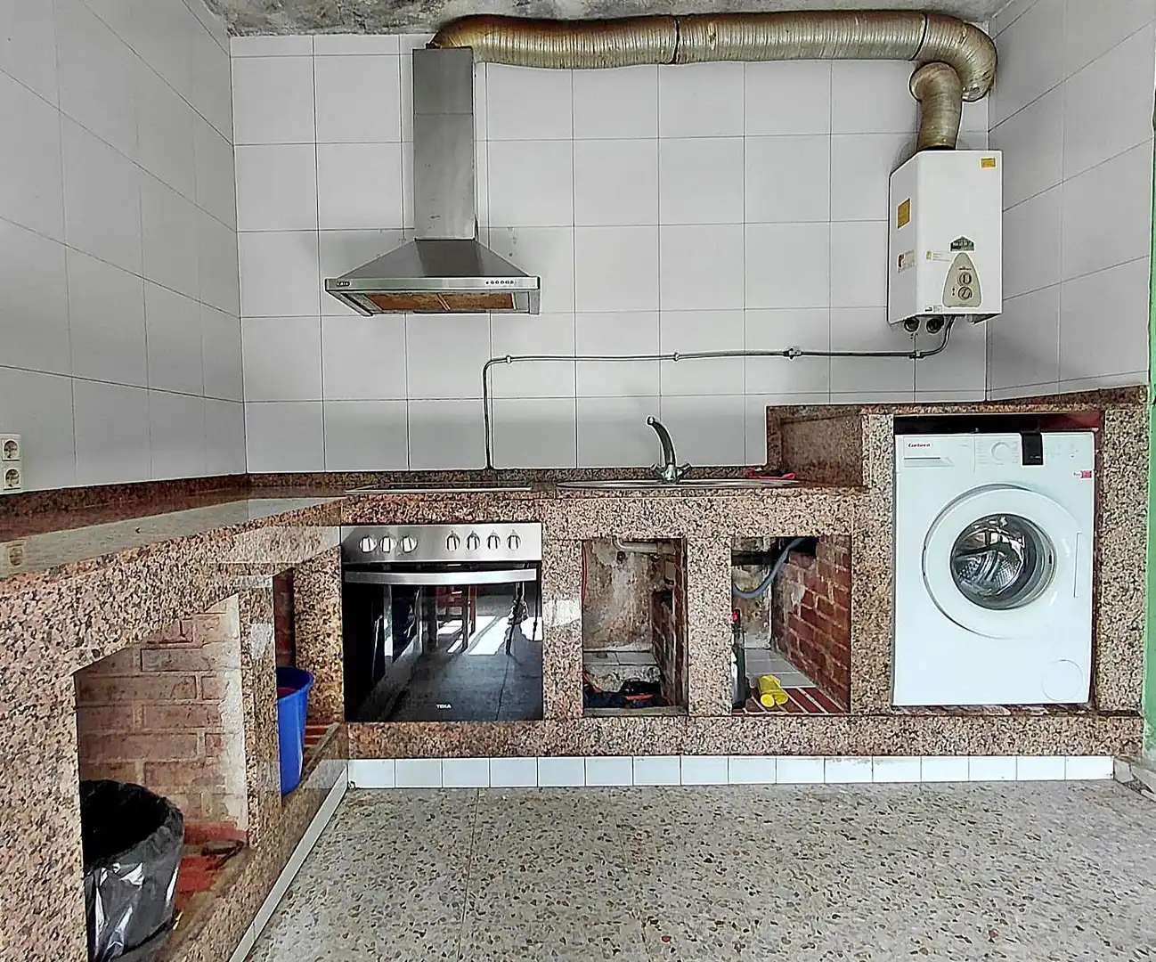 Cuina de Casa o xalet en venda en Cambados amb Terrassa i Balcó