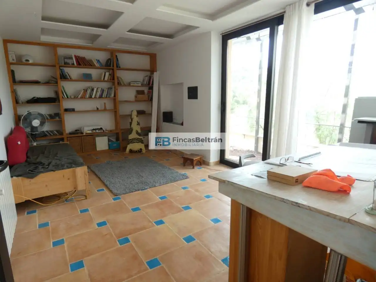 Sala d'estar de Casa o xalet en venda en Cervera del Maestre amb Calefacció, Jardí privat i Terrassa