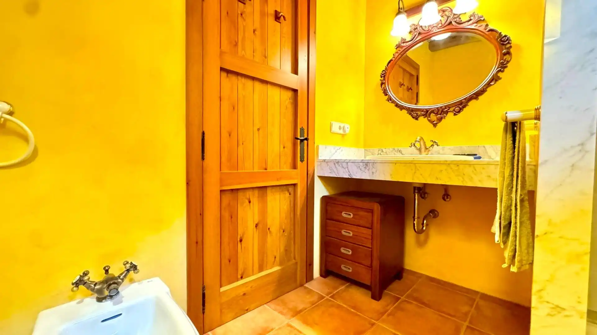 Badezimmer von Haus oder Chalet zum Verkauf in Ullastret mit Klimaanlage, Heizung und Privatgarten