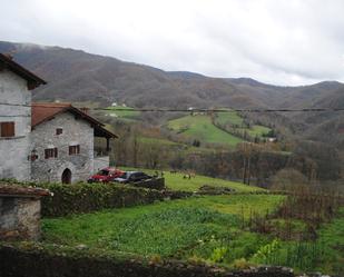 Außenansicht von Country house zum verkauf in Arantza mit Terrasse