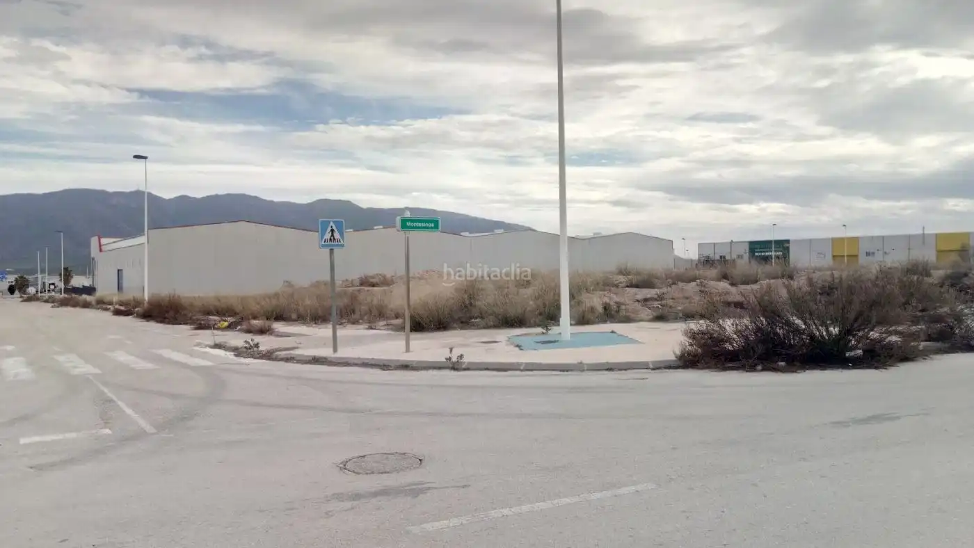 Industrial land for sale in Calle La Alberquilla 14, imagen 2