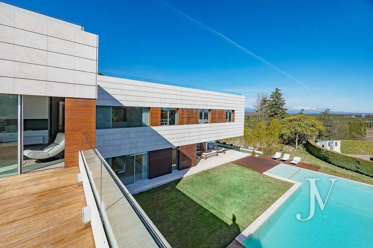 Exterior view of Houses for sale in Madrid  with Air Conditioner, Heating and Private garden