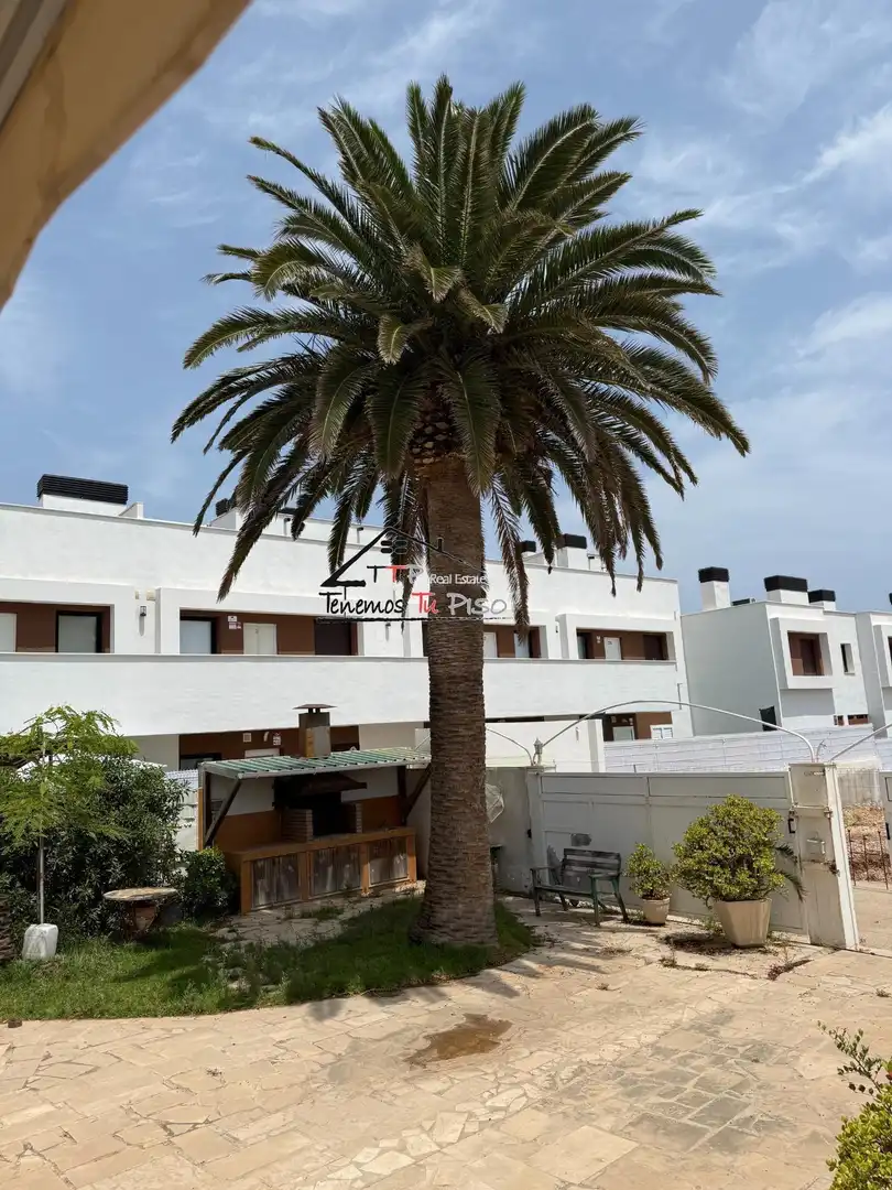 Terraced house with terrace for sale in Calle de Alena 5-7, imagen 7