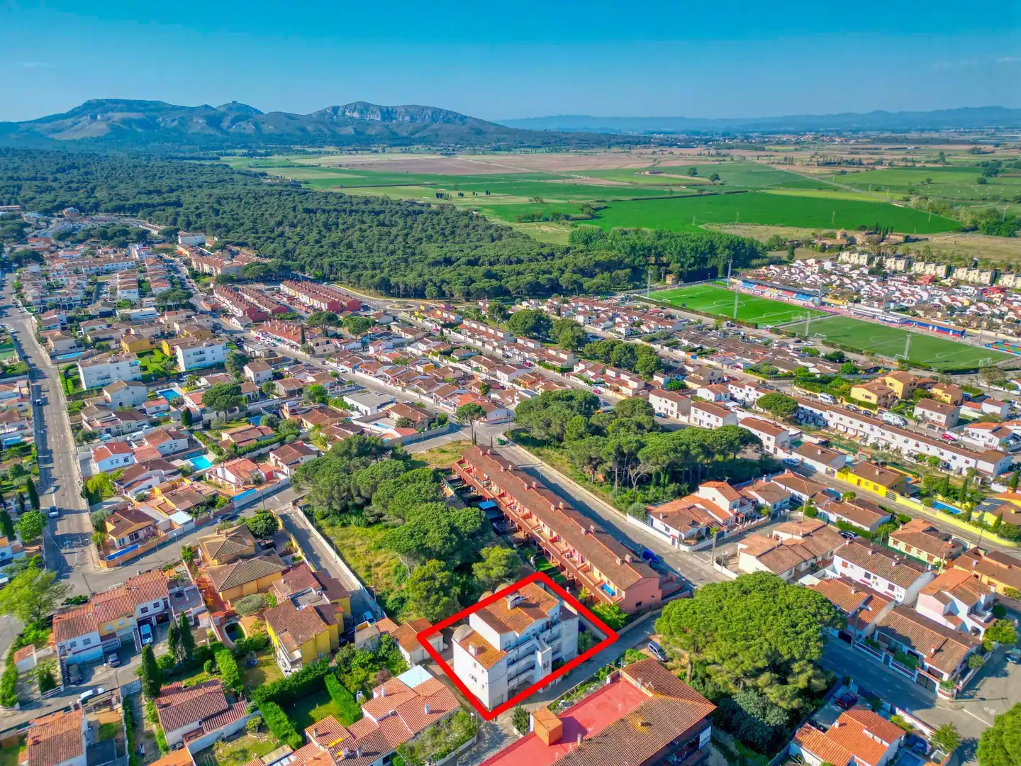 Vista exterior de Apartamento en venta en L'Escala con Aire acondicionado, Terraza y Amueblado