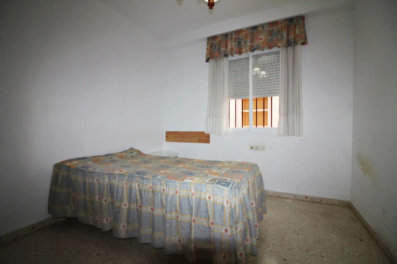 Schlafzimmer von Wohnung zum Verkauf in Huelva mit Möbliert und Balkon
