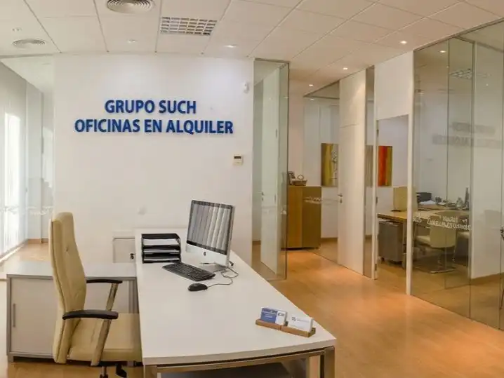 Ufficio in affitto a Avenida Diputación Provincial 12