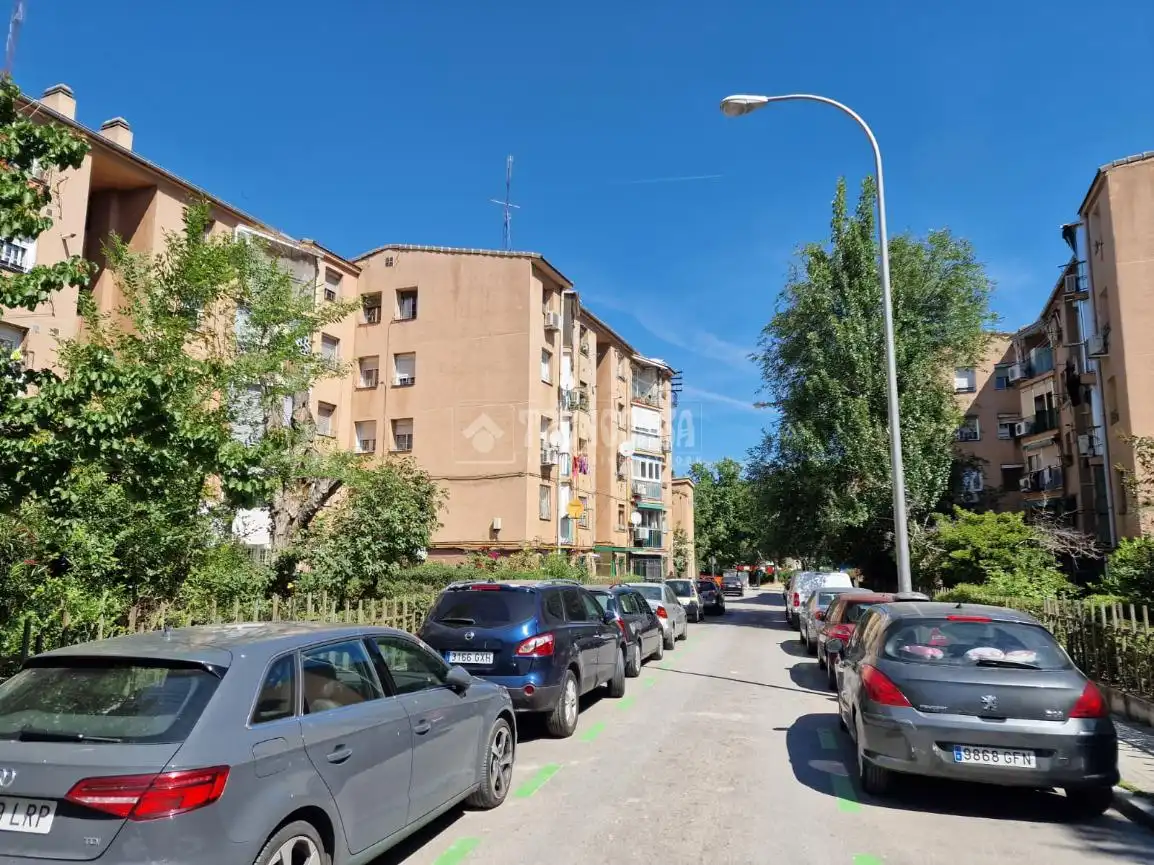 Vista exterior de Piso en venta en Madrid con Calefacción y Balcón