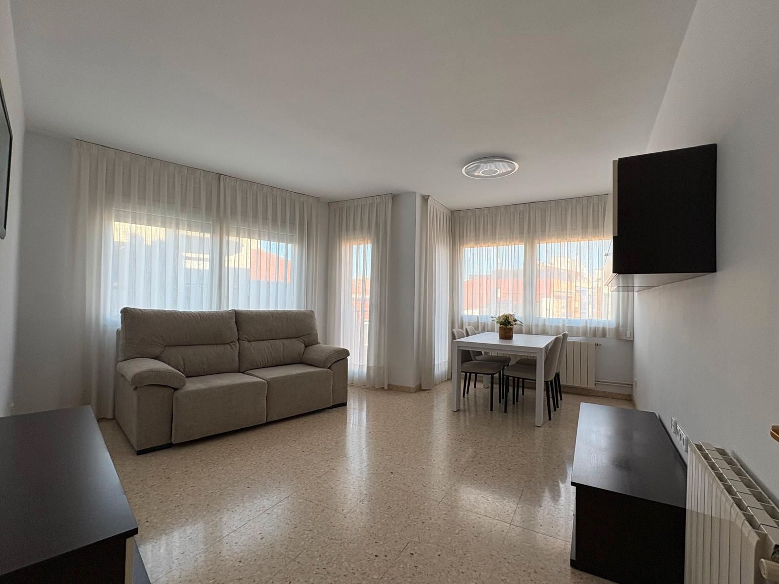 Living room of Flat to rent in Girona Capital  with Heating, Furnished and Oven