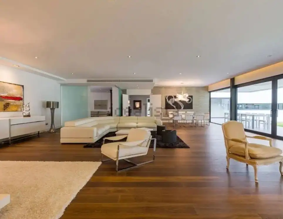 Sala d'estar de Casa o xalet en venda en Las Palmas de Gran Canaria amb Aire condicionat, Jardí privat i Terrassa