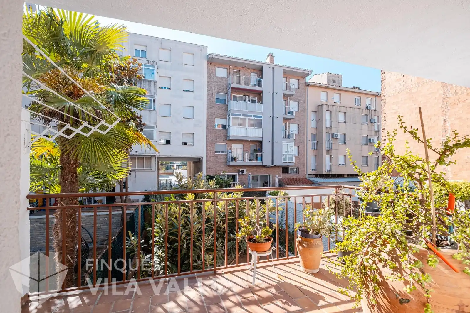 Vista exterior de Casa adosada en venda en Caldes de Montbui amb Aire condicionat, Calefacció i Jardí privat