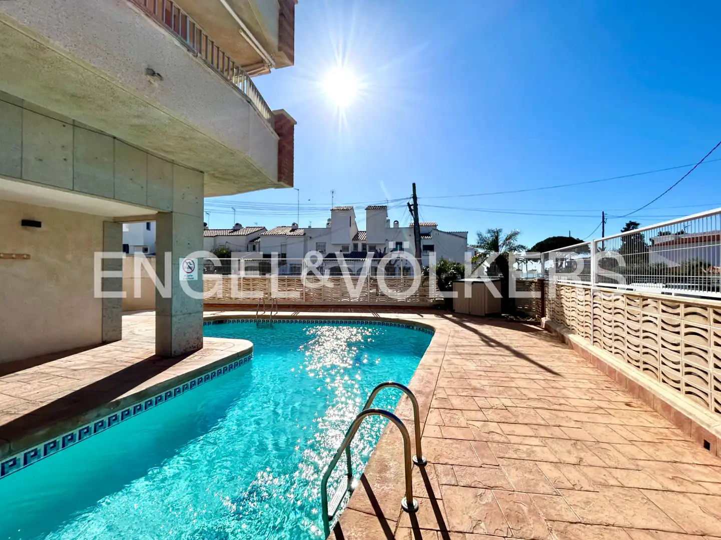Swimming pool of Attic for sale in Cambrils  with Air Conditioner, Heating and Terrace