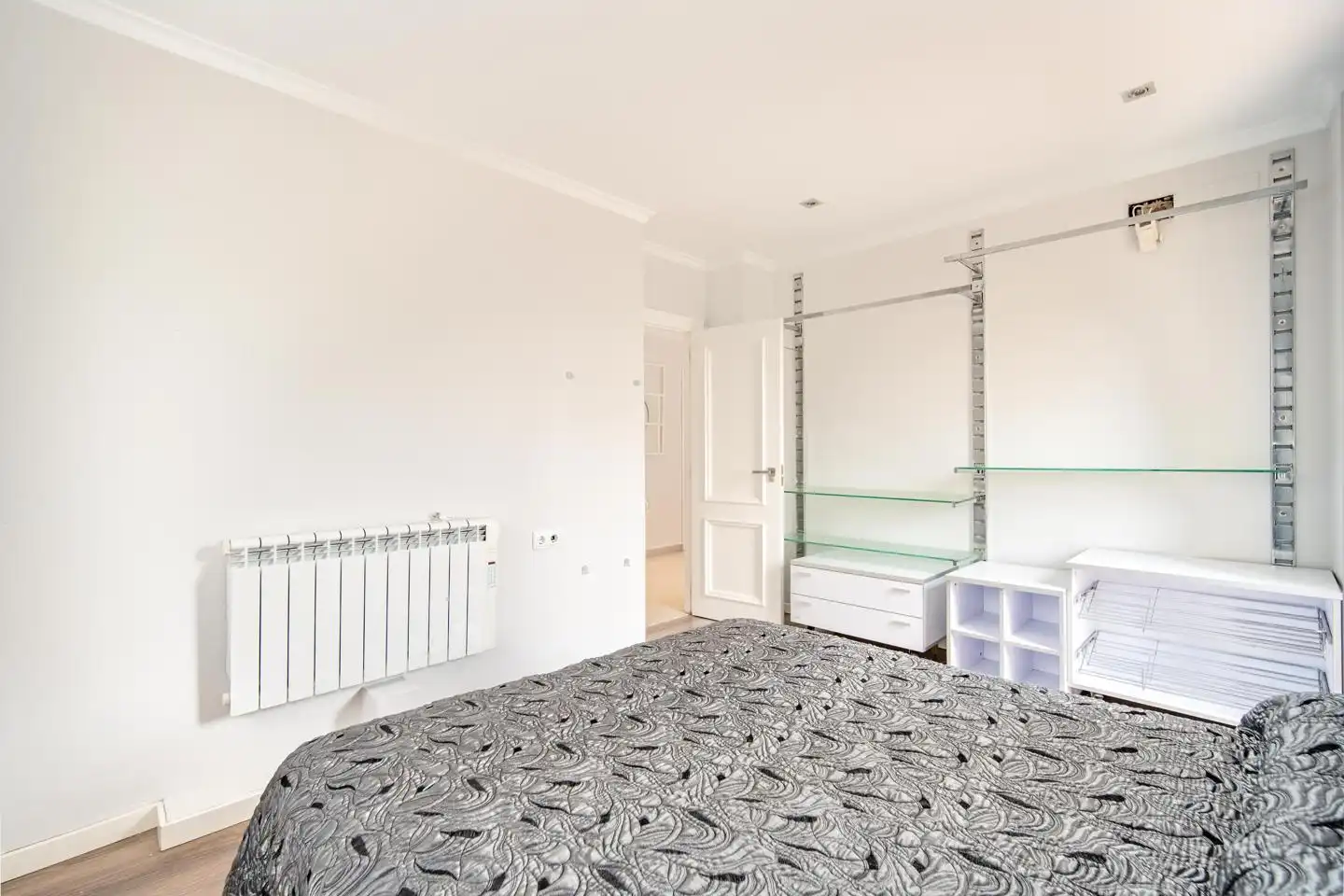 Schlafzimmer von Haus oder Chalet zum Verkauf in Bétera mit Klimaanlage, Heizung und Privatgarten