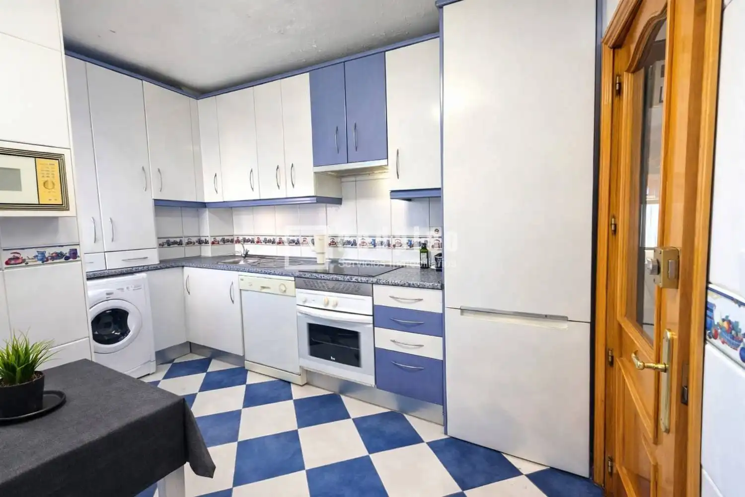 Cocina de Piso en venta en Alcalá de Henares con Aire acondicionado, Calefacción y Jardín privado