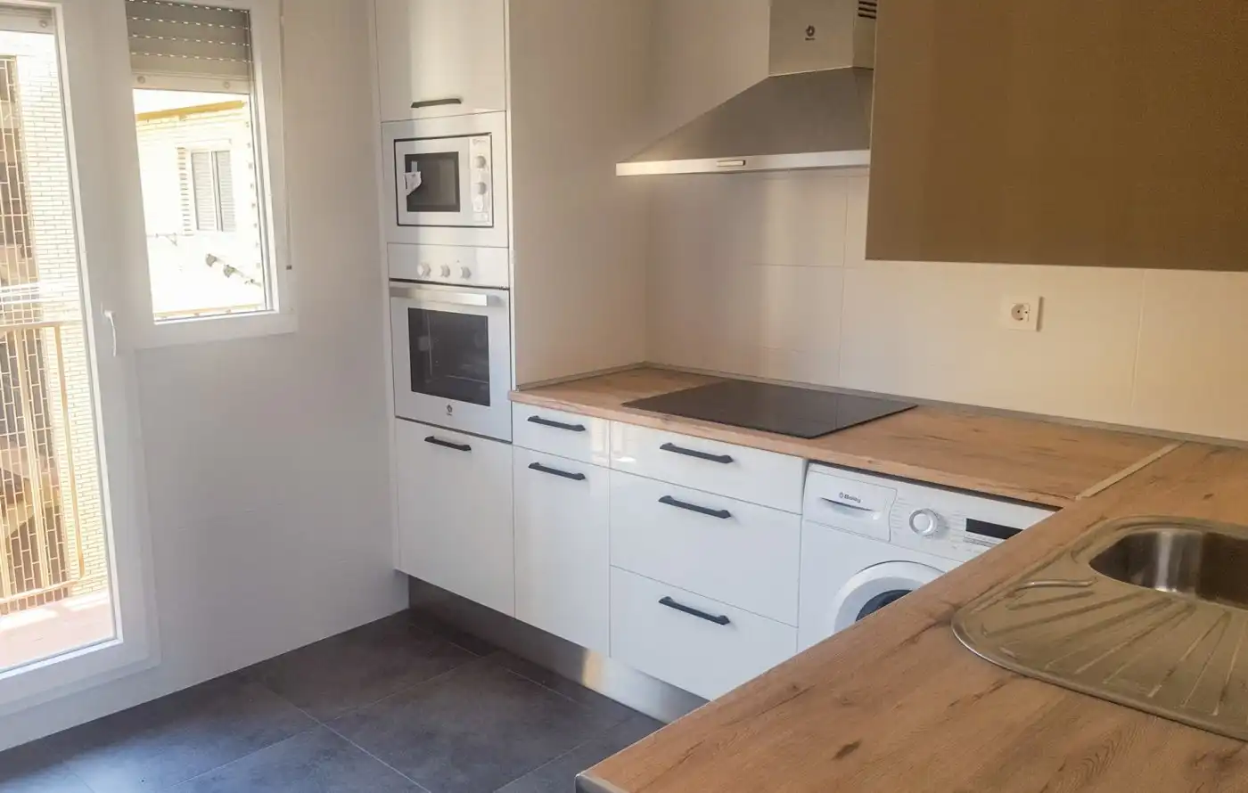 Küche von Wohnung zur Miete in Zaragoza mit Klimaanlage, Heizung und Privatgarten