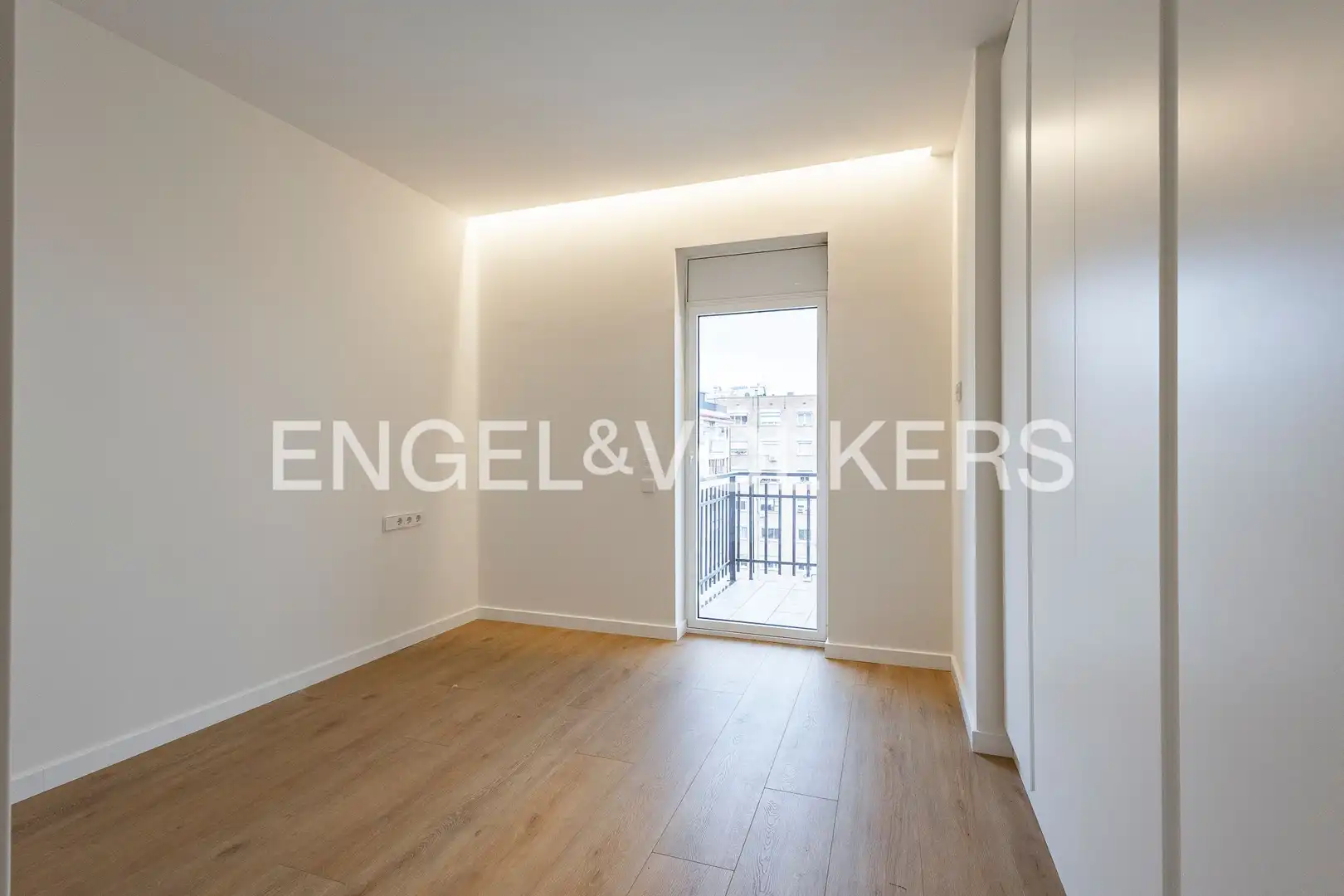 Bedroom of Flat for sale in Barcelona  with Air Conditioner, Heating and Parquet flooring
