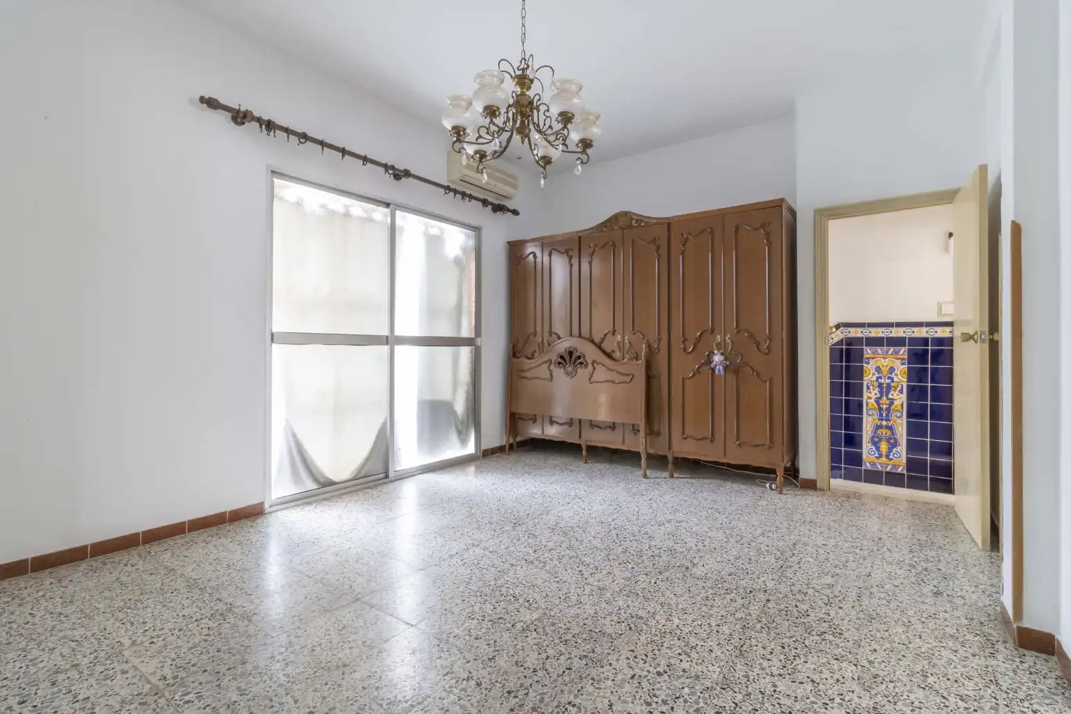 Bedroom of Detached homes for sale in Sevilla  with Air Conditioner, Terrace and Balcony