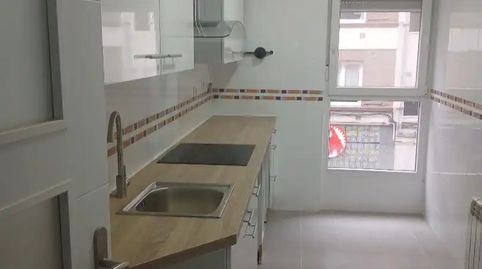 Foto 3 de Piso en venta en Calle Nava, 2, Laviada, Gijón