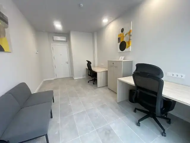 Büro zur Miete in L'Hospitalet de Llobregat mit Klimaanlage, Heizung und Möbliert