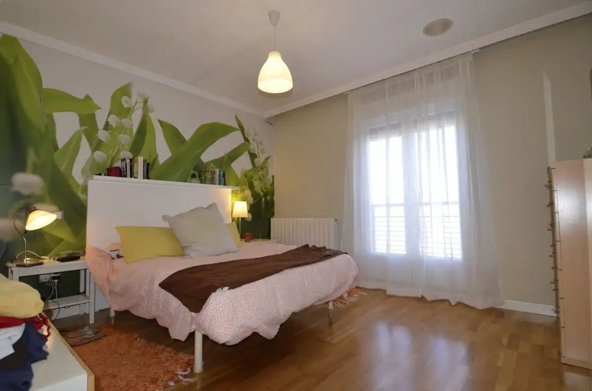 Habitación de Casa adosada en venta en Doñinos de Salamanca con Calefacción, Parquet y Terraza