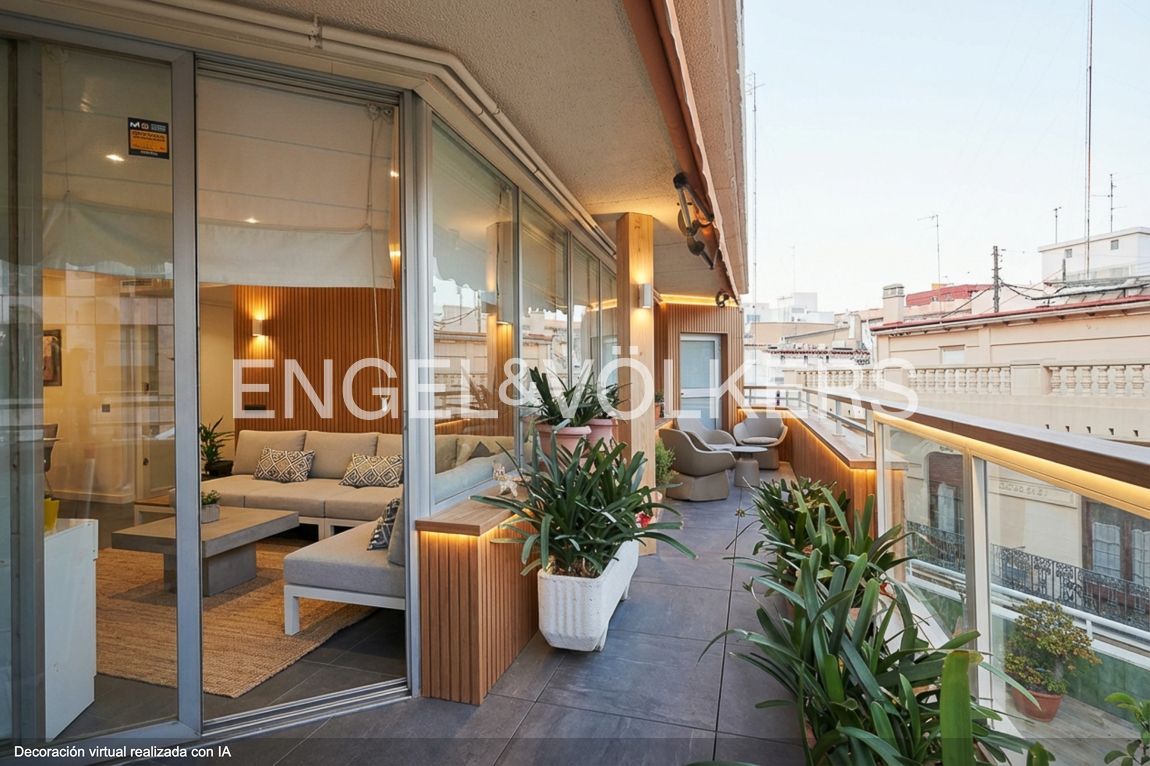 Terraza de Piso en venta en  Valencia Capital con Calefacción, Terraza y Trastero