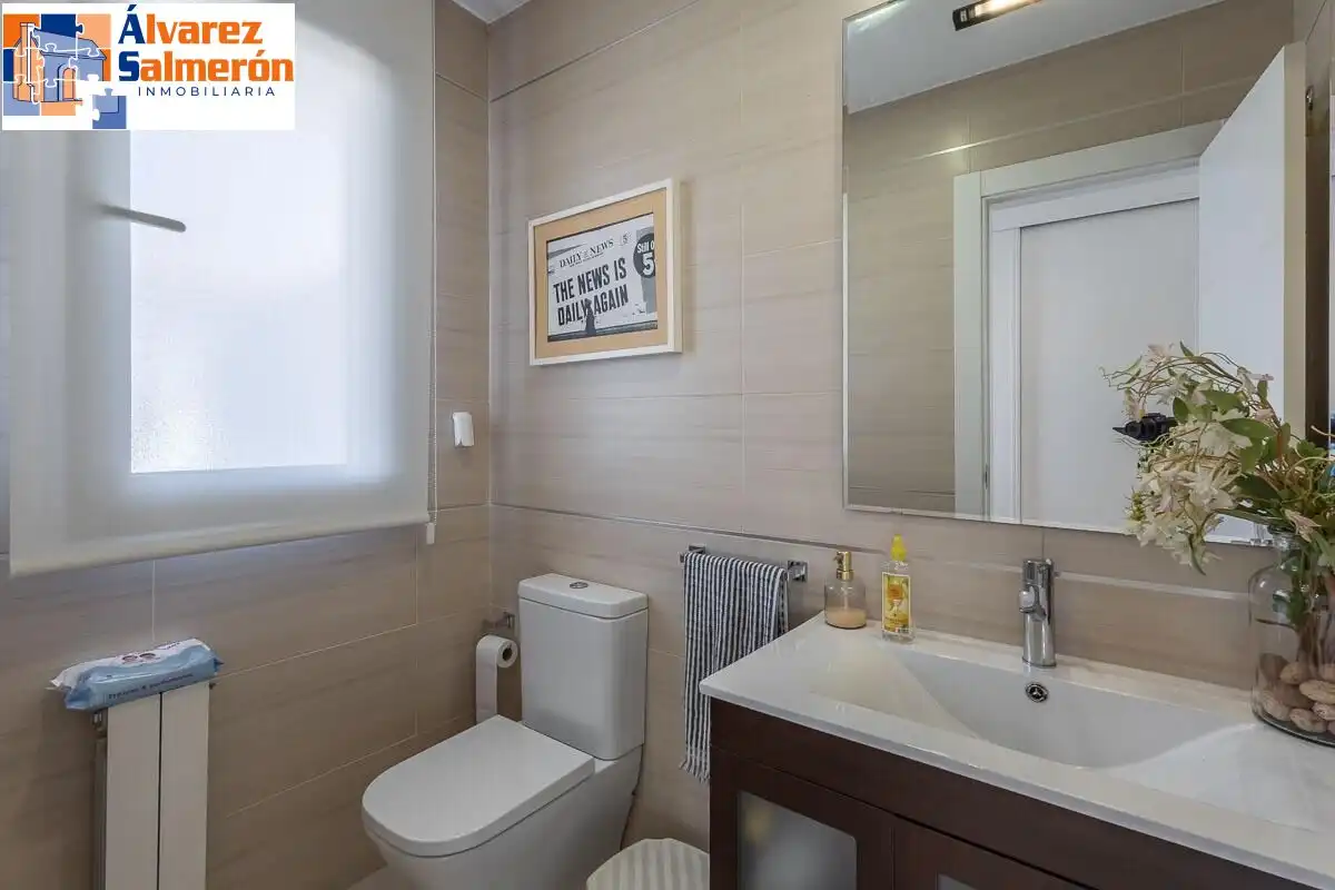 Bathroom of Houses for sale in Huétor Vega  with Air Conditioner, Heating and Terrace