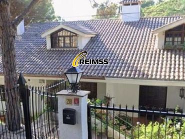 Maison avec piscine à vendre à Montgoda