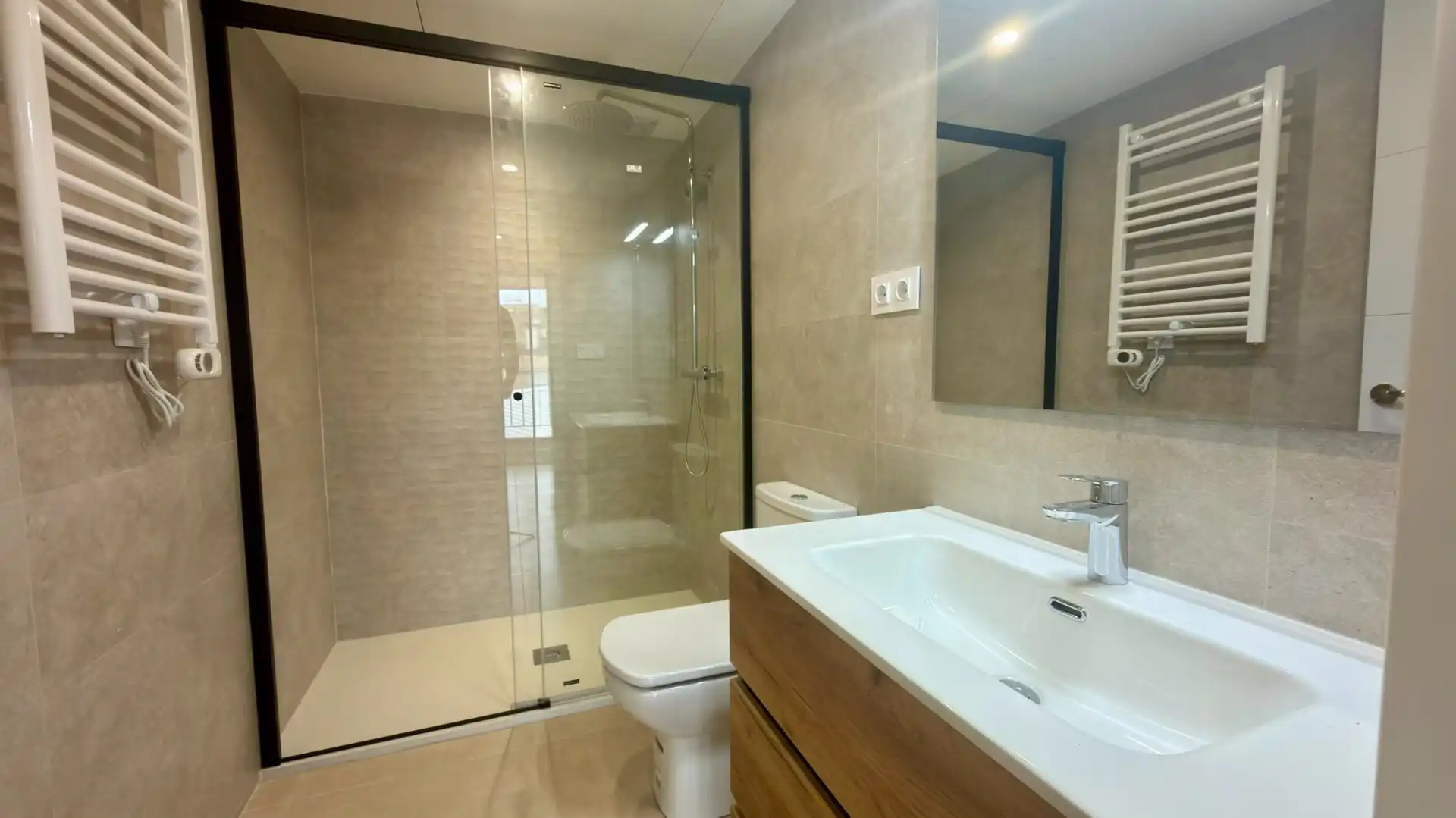 Bathroom of Flat for sale in Nord-oest