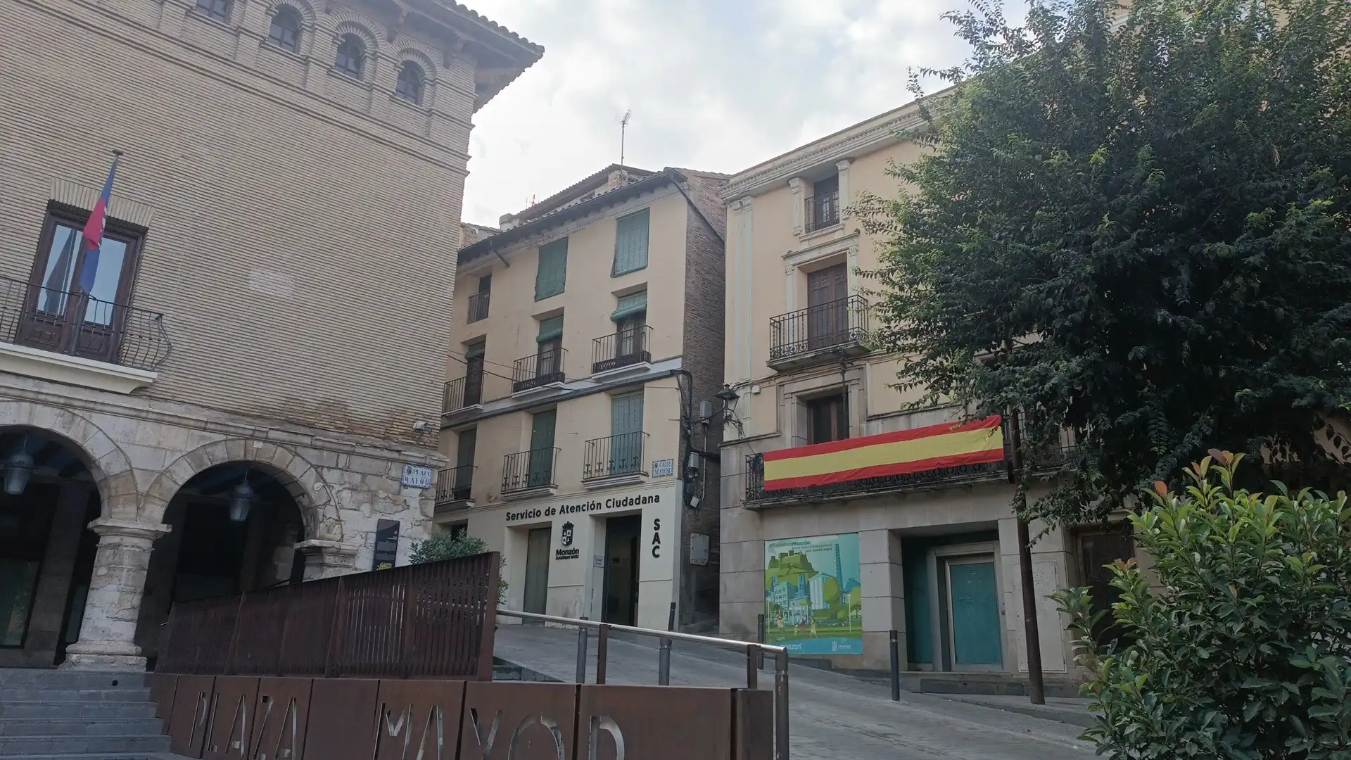 Adosado con terraza en venta en Monzón
