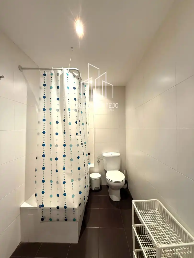Badezimmer von Wohnung zur Miete in Salamanca mit Heizung, Terrasse und Möbliert