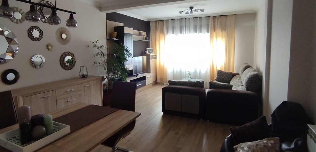 Sala de estar de Casa o chalet en venta en Vigo  con Aire acondicionado, Calefacción y Jardín privado