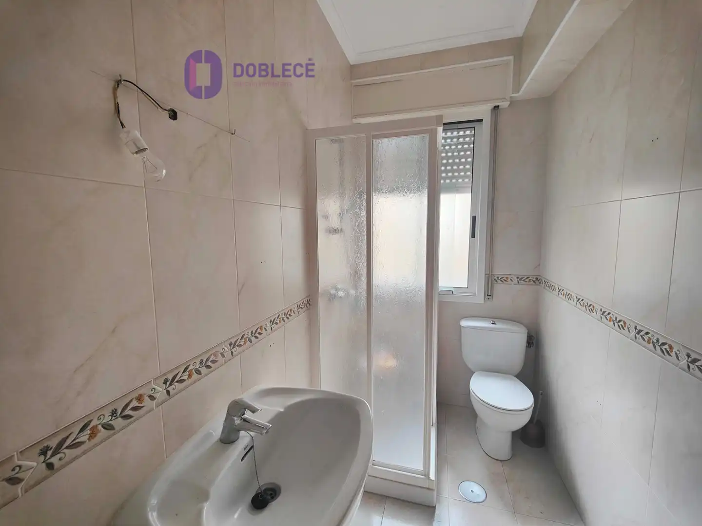 Baño de Piso en venta en Vigo  con Calefacción, Parquet y Internet