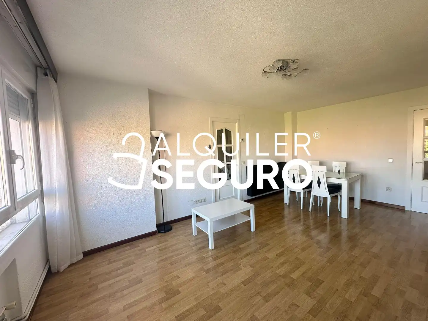 Living room of Flat for rent in Madrid  with Air Conditioner, Heating and Furnished