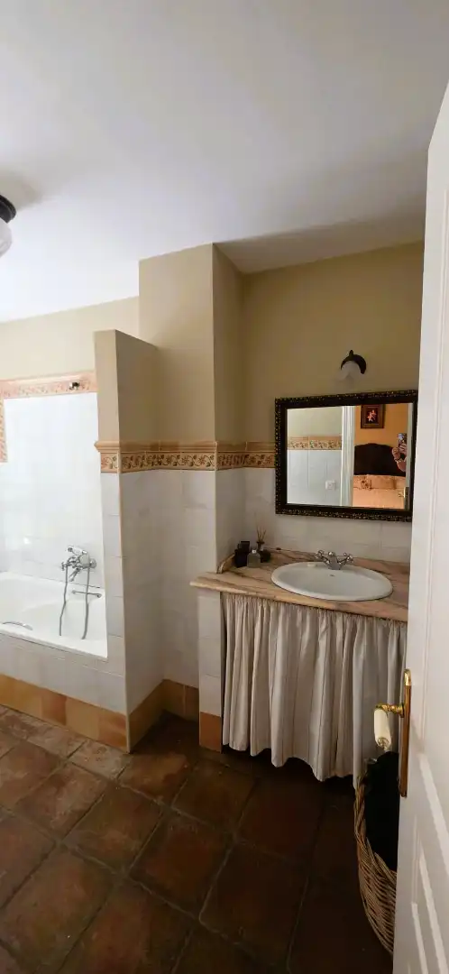 Bathroom of Houses for sale in Guijuelo  with Balcony