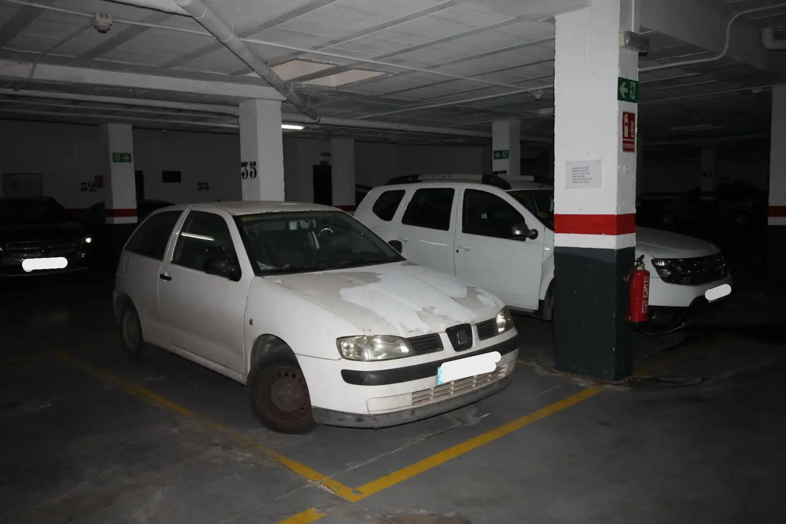 Parking de Piso en venta en Sevilla con Balcón y Jacuzzi