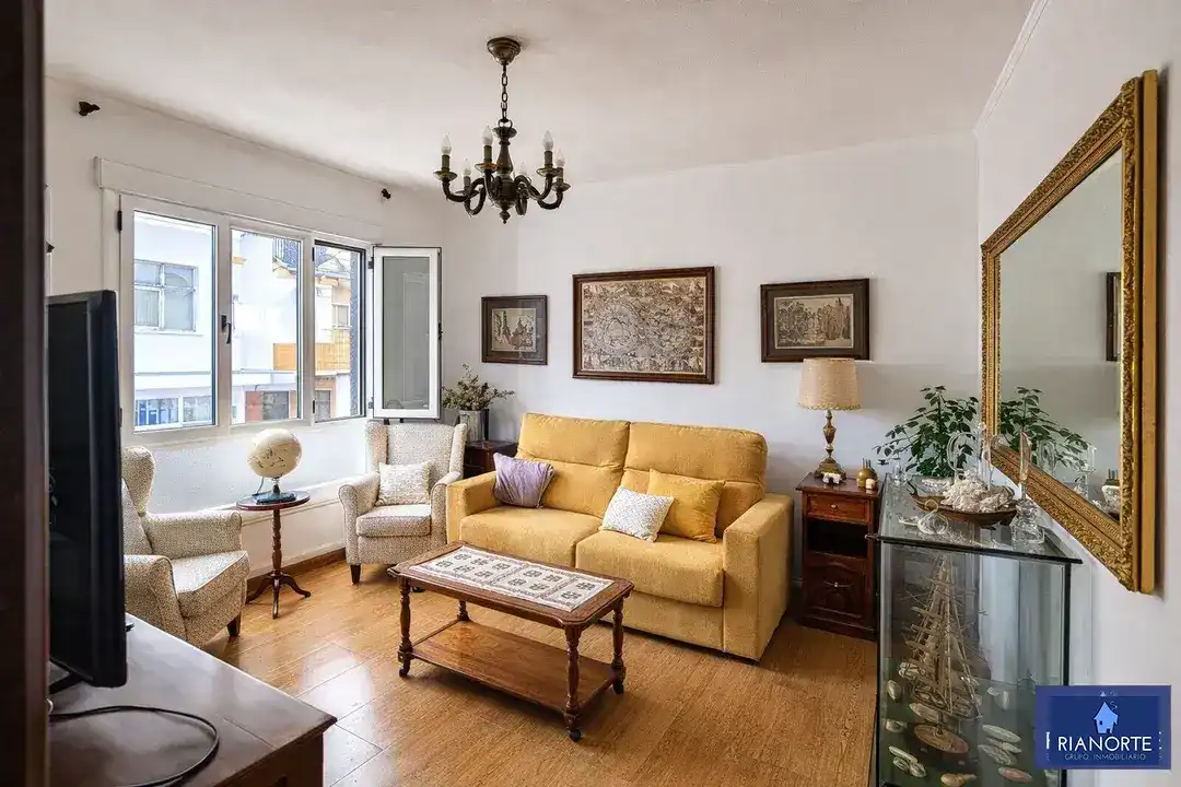 Sala de estar de Piso en venta en Gozón con Calefacción, Trastero y Amueblado