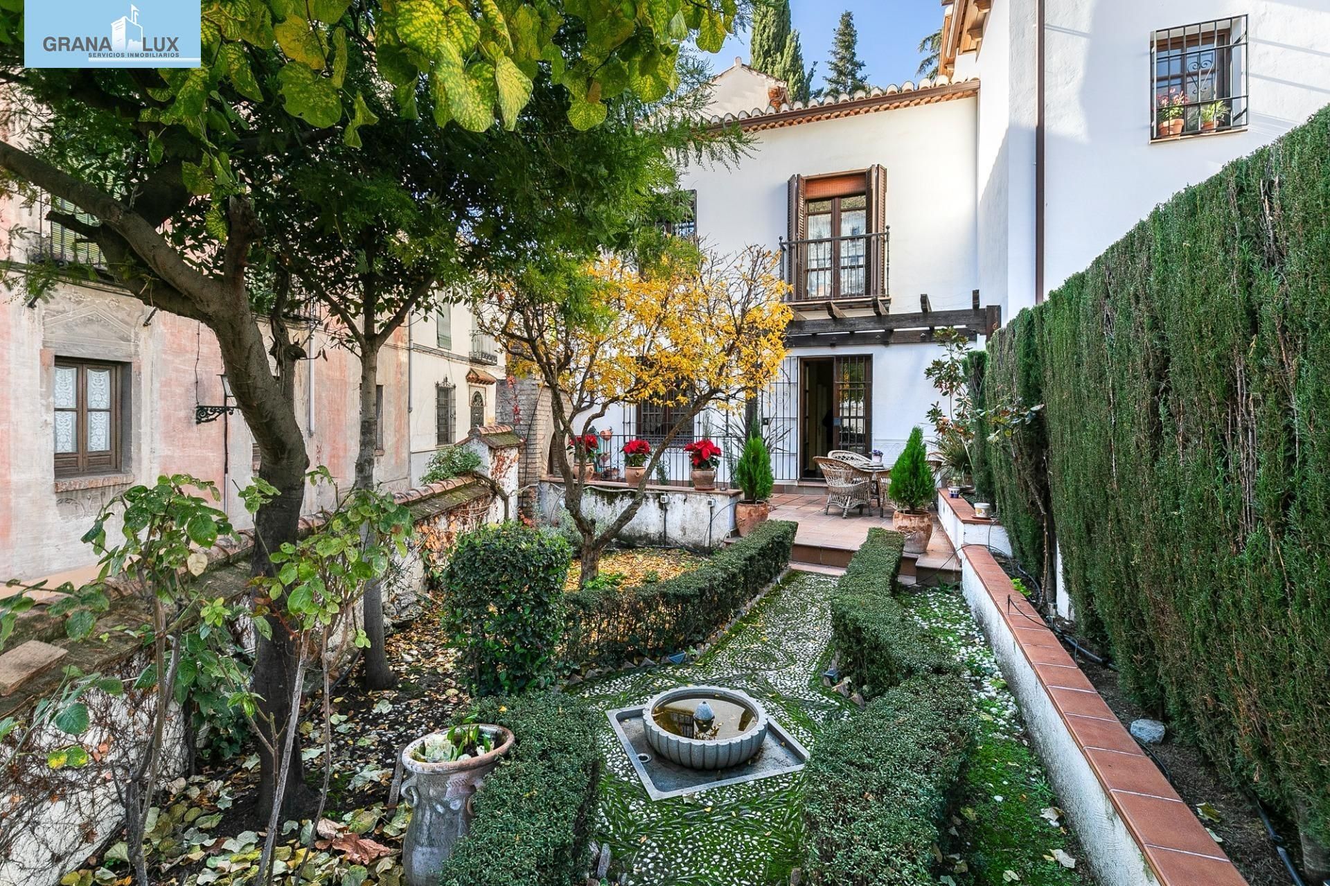 Jardí de Casa adosada en venda en  Granada Capital amb Aire condicionat, Calefacció i Jardí privat