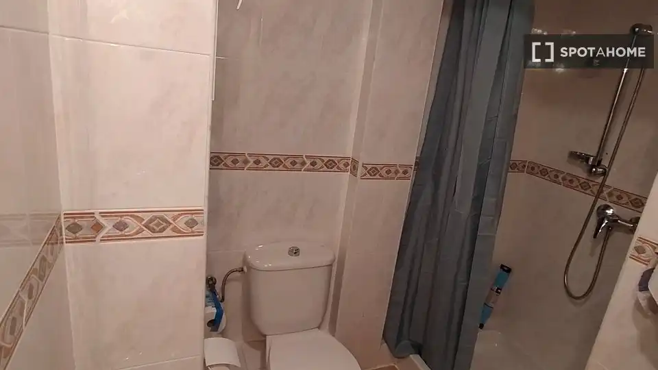 Baño de Piso de alquiler en Godella con Aire acondicionado, Calefacción y Amueblado