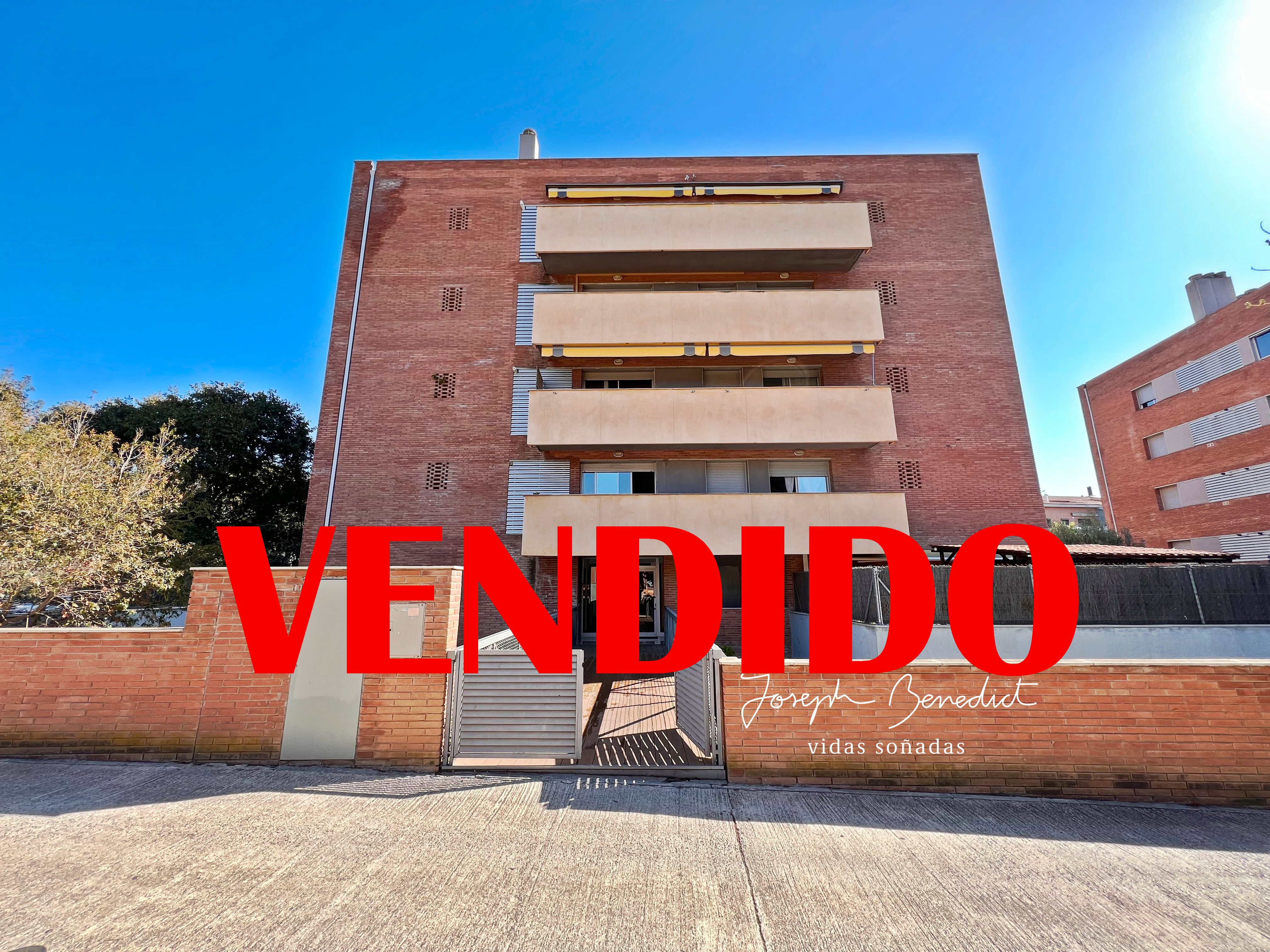 Exterior view of Attic for sale in Castelldefels  with Air Conditioner, Parquet flooring and Terrace