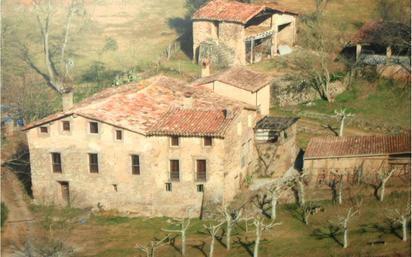 Außenansicht von Country house zum verkauf in Sant Joan Les Fonts mit Privatgarten