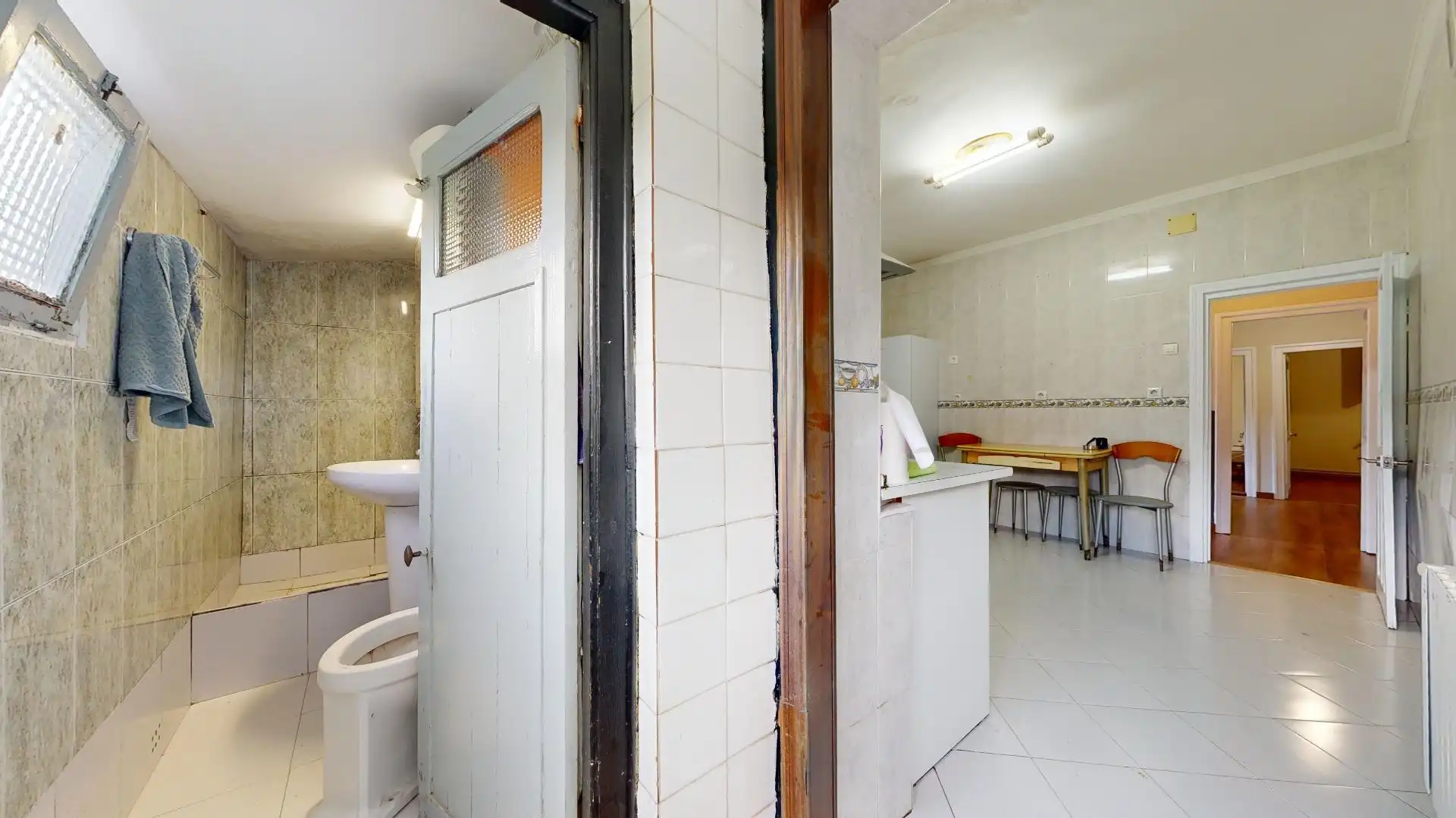 Bathroom of Houses for sale in Abanto y Ciérvana-Abanto Zierbena  with Heating