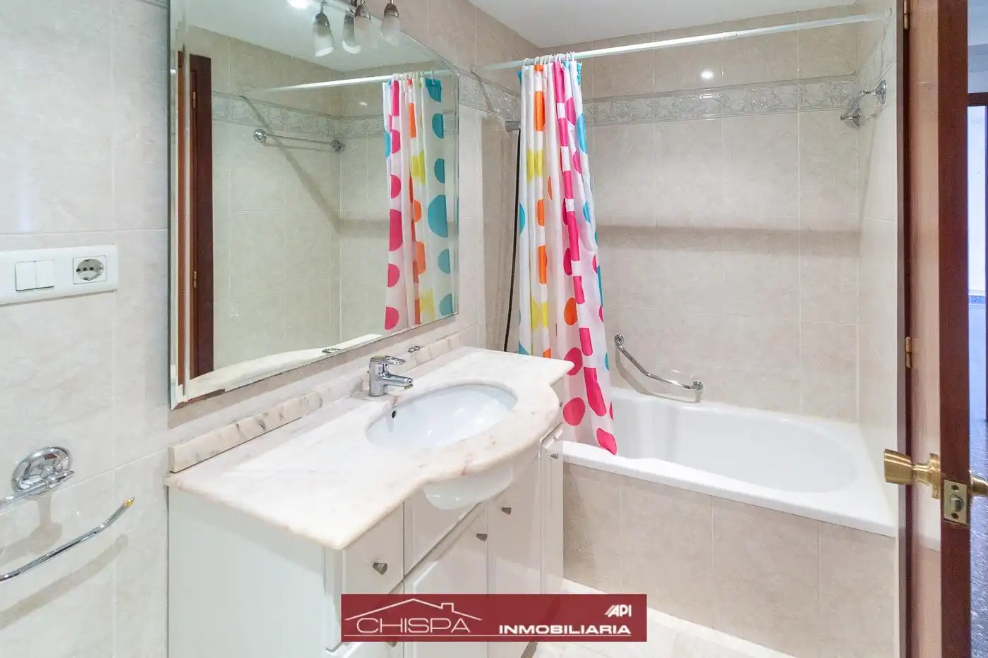 Baño de Piso en venta en Valencia con Calefacción y Balcón