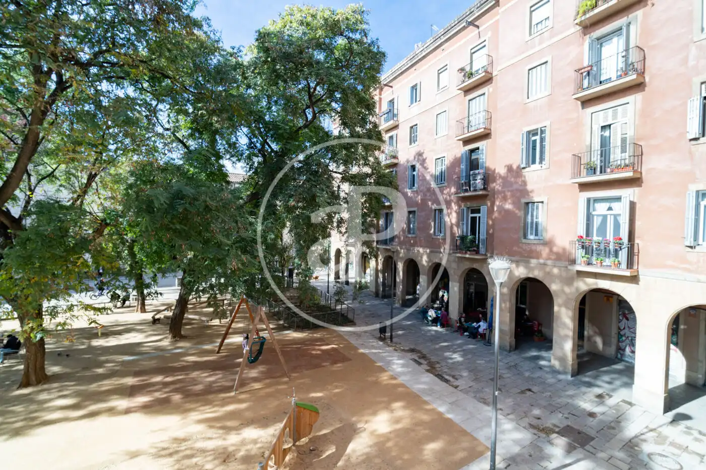 Außenansicht von Wohnung zum Verkauf in Barcelona mit Klimaanlage, Heizung und Terrasse