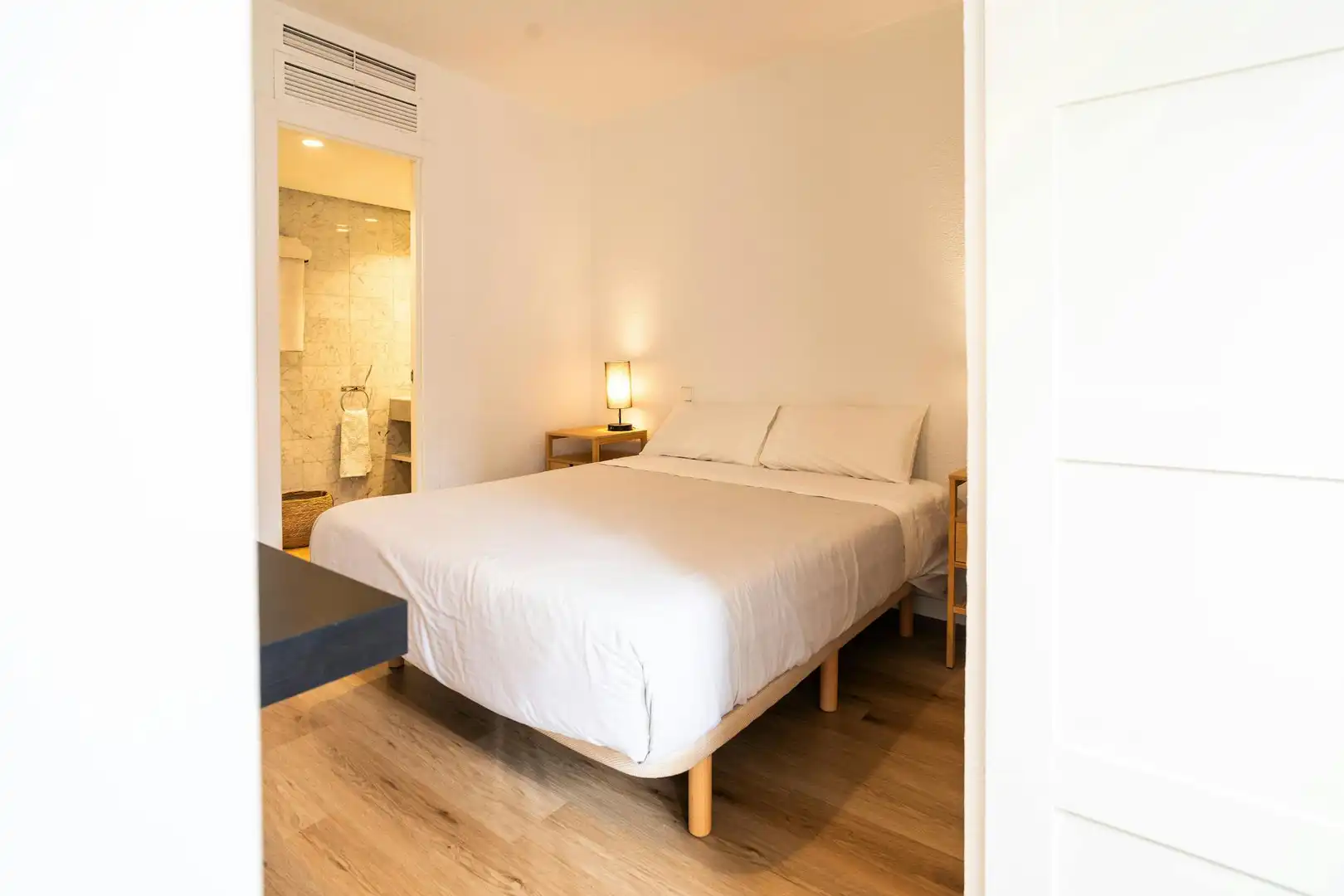 Habitación de Piso de alquiler en Valencia con Aire acondicionado, Calefacción y Amueblado