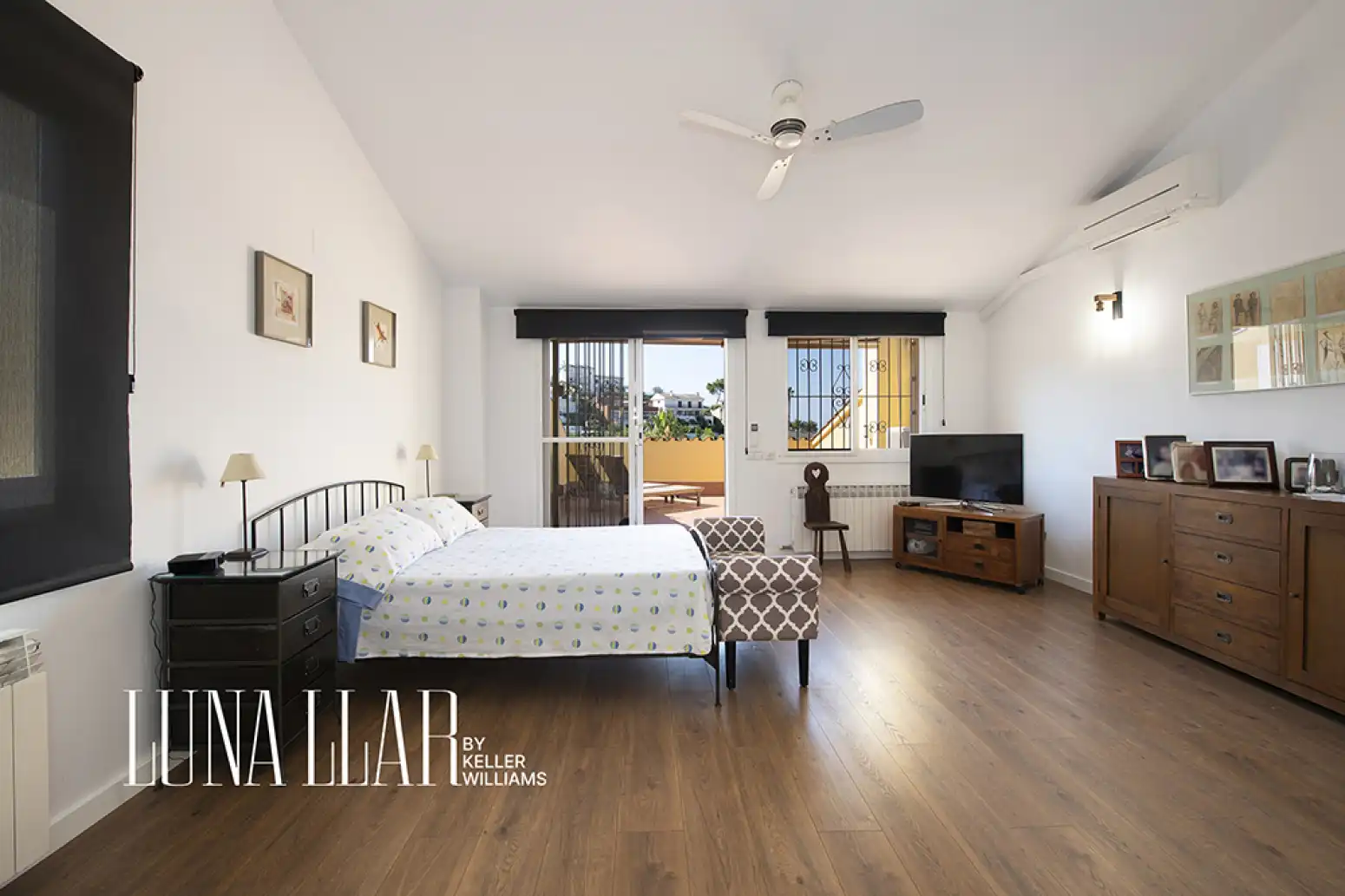 Bedroom of Detached homes for sale in Sitges  with Air Conditioner, Heating and Private garden