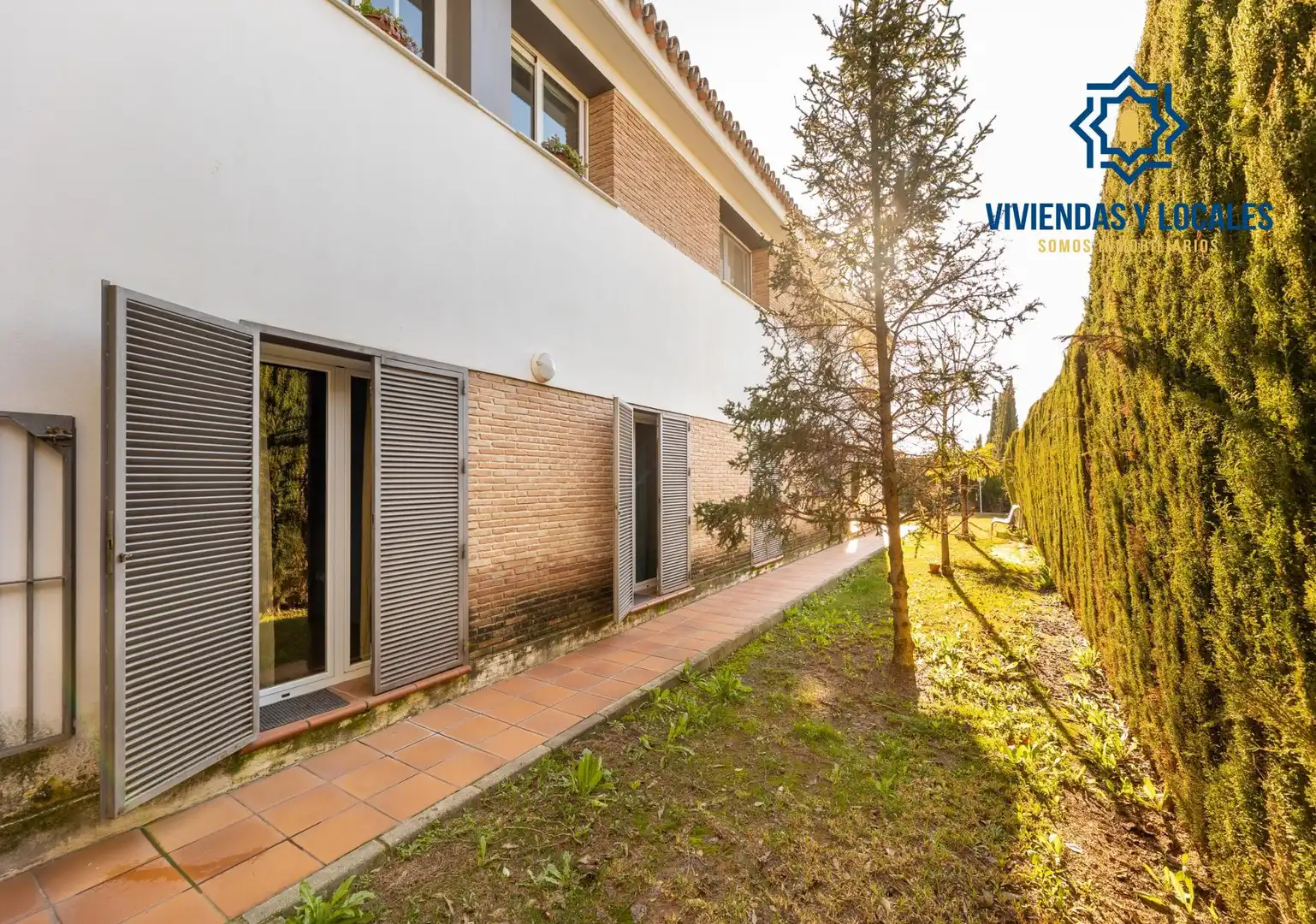 Vista exterior de Casa o xalet en venda en Cájar amb Piscina