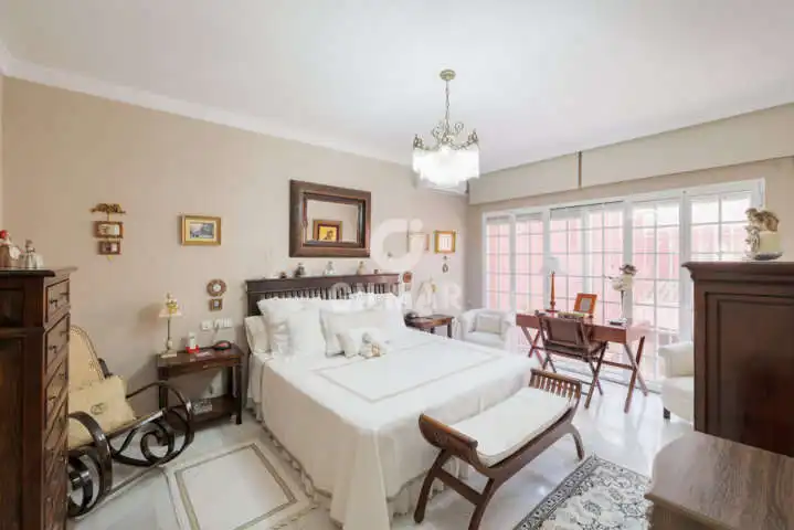 Habitación de Casa adosada en venta en El Puerto de Santa María con Calefacción y Jardín privado