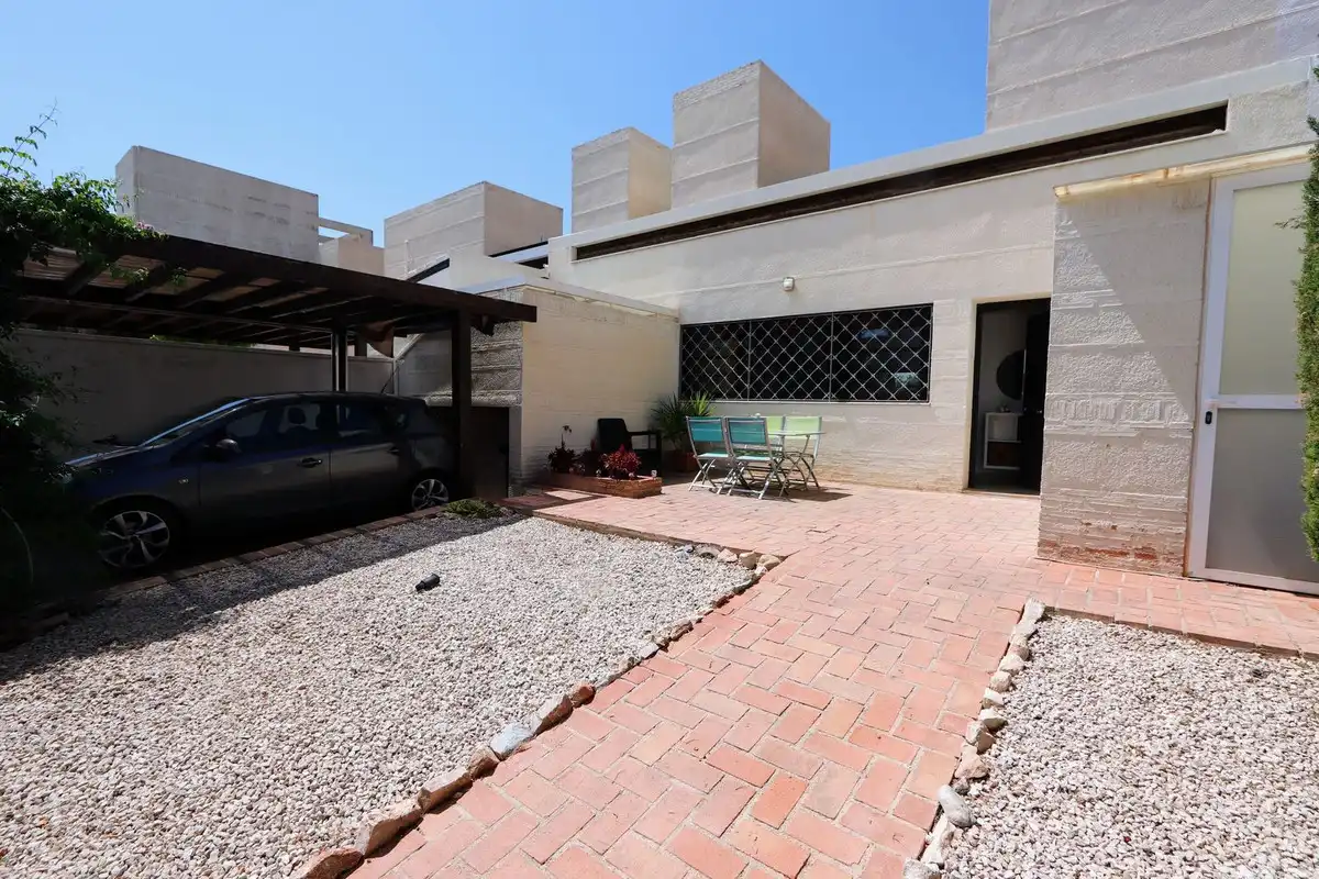Vista exterior de Casa o xalet en venda en Murcia amb Aire condicionat, Jardí privat i Terrassa