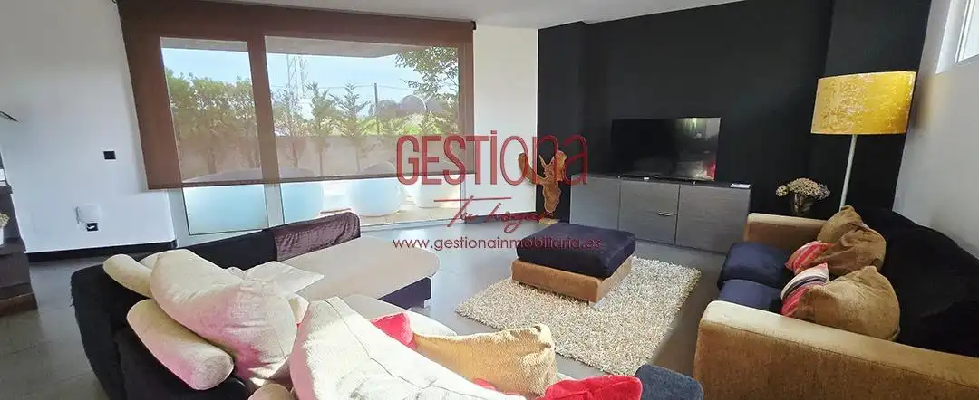 Living room of Houses for sale in Santa Cruz de Bezana  with Private garden, Terrace and Furnished